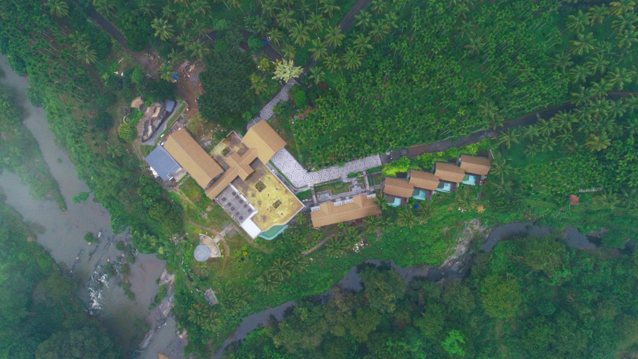 Maayaa Riverside Villa By Kpm Tripenta Attappādi Kültér fotó