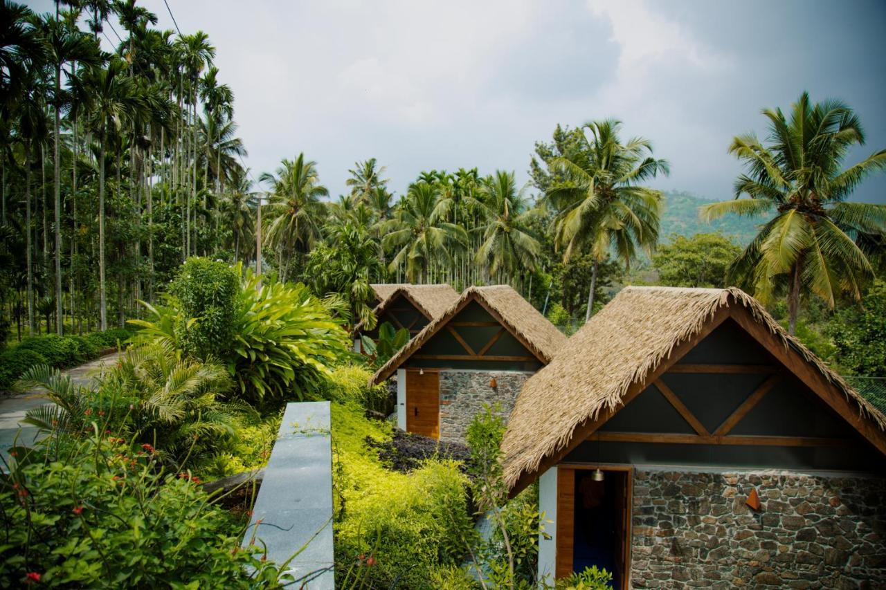 Maayaa Riverside Villa By Kpm Tripenta Attappādi Kültér fotó